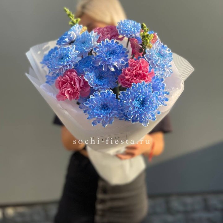 Букет сборный с хризантемой в Череповеце