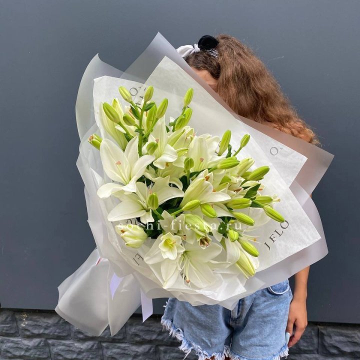 Букет  лилий "Воздушный"  в Череповеце