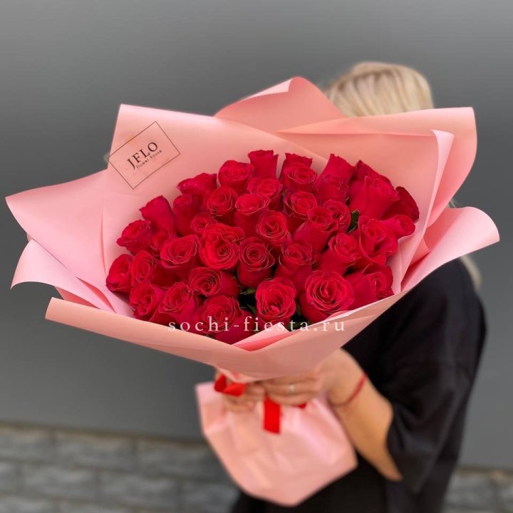 35 красных роз в Череповеце