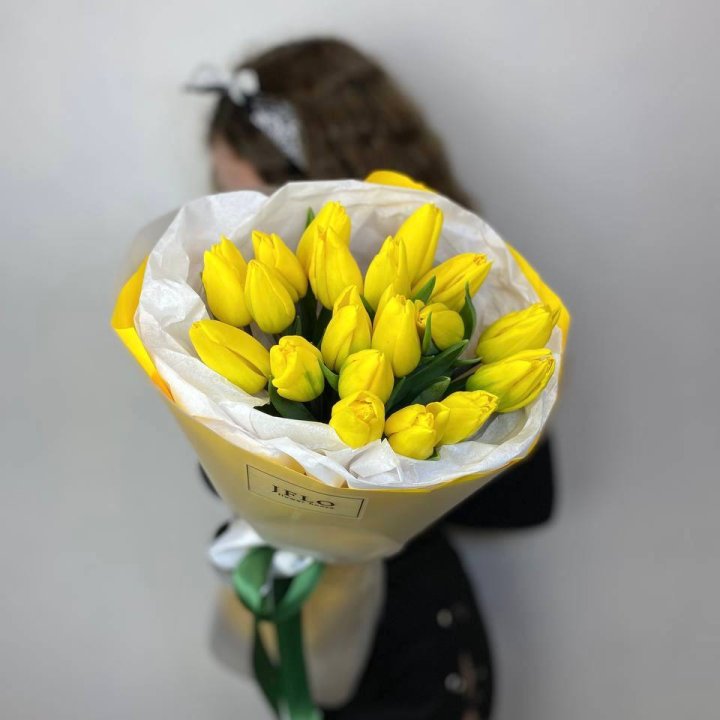  19 жёлтых тюльпанов в Череповеце