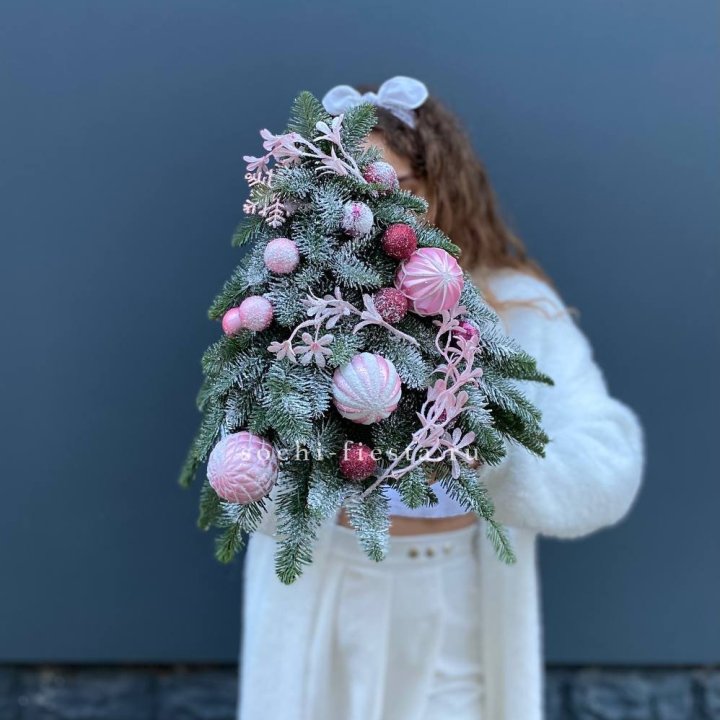 Новогодняя елочка "Розе" в Череповеце