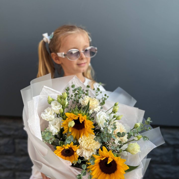  Букет  из стойких цветов с подсолнухами в Череповеце