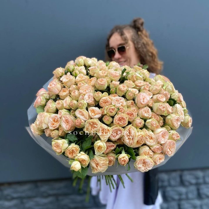 51 пионовидная роза в Череповеце