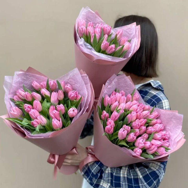 Букет розовых тюльпанов в Череповеце