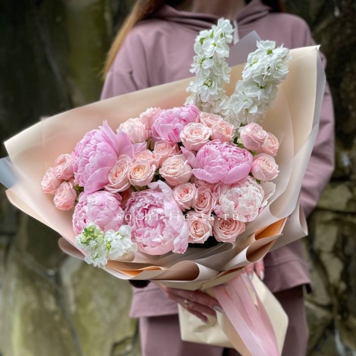 Букет с пионами №1 в Череповеце