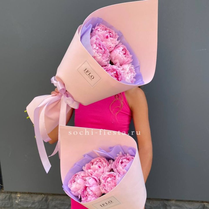 Букет из 5 пионов в Череповеце