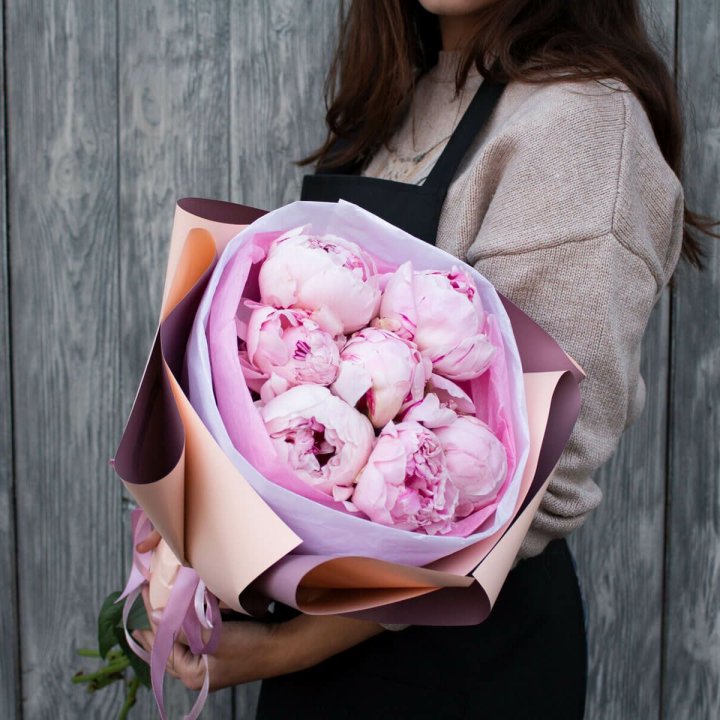 7 зефирных пионов в оформлении в Череповеце