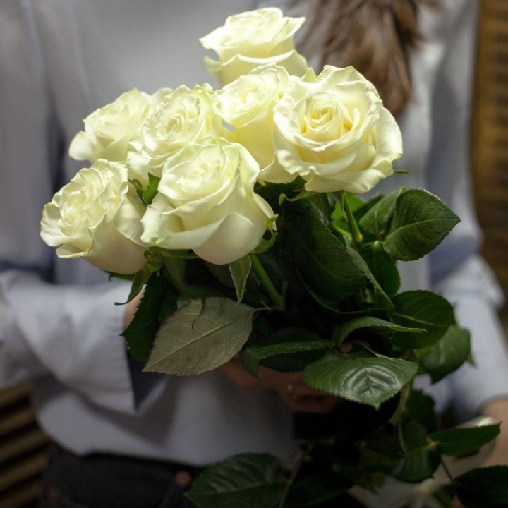 7 белых роз в Череповеце