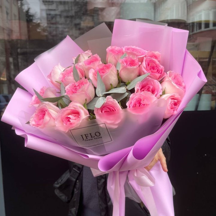  19 розовых роз в Череповеце