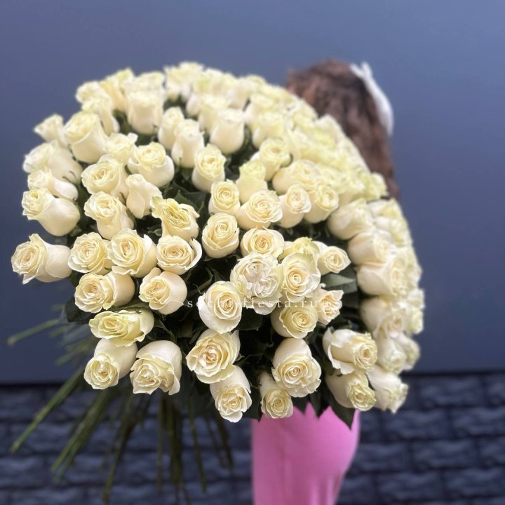 101 белая высокая импортная роза под ленту в Череповеце