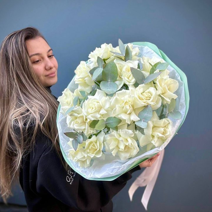 15 Белых французских роз "Ноте бьянка" в Череповеце