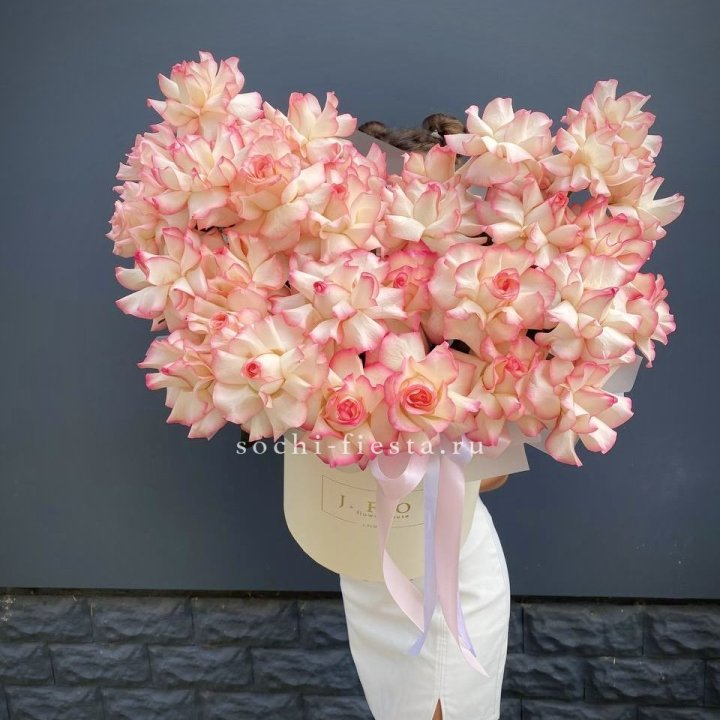 31 французская роза Джумилия в боксе в Череповеце