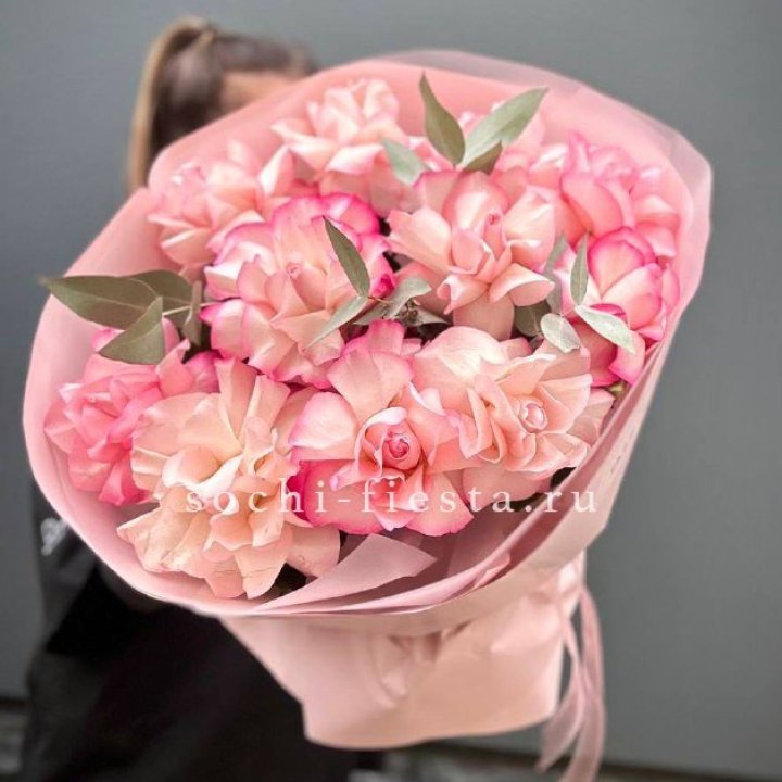 Нежно- розовые французские розы Венди в Череповеце