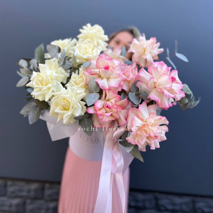 15 Французских роз в боксе в Череповеце