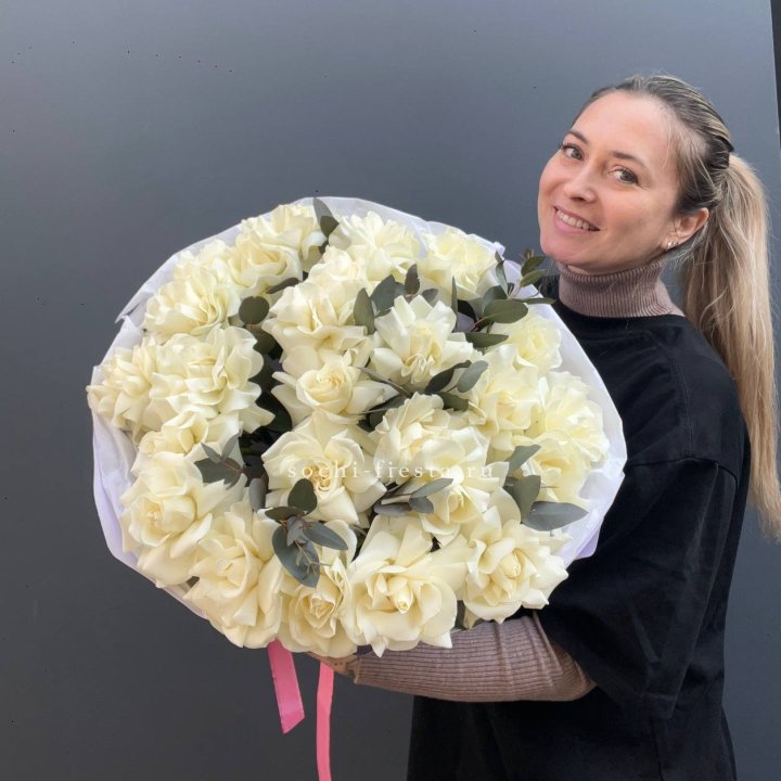 25 Белых французских роз Вайт найс в Череповеце