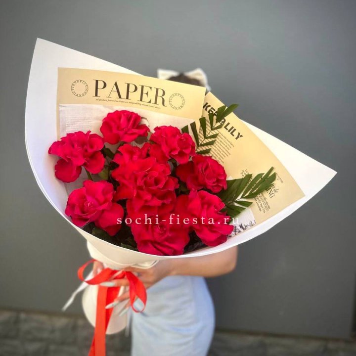 9 Красных французских роз Чико в Череповеце