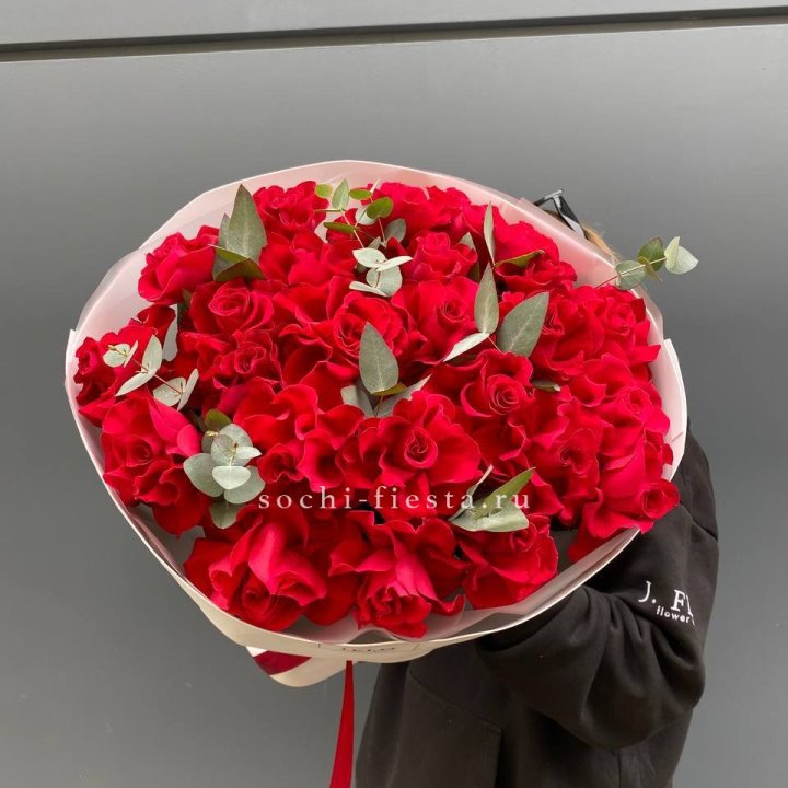 23 Красных французских роз в Череповеце