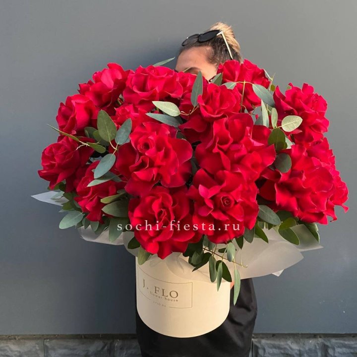 25 Французских красных роз в коробке в Череповеце