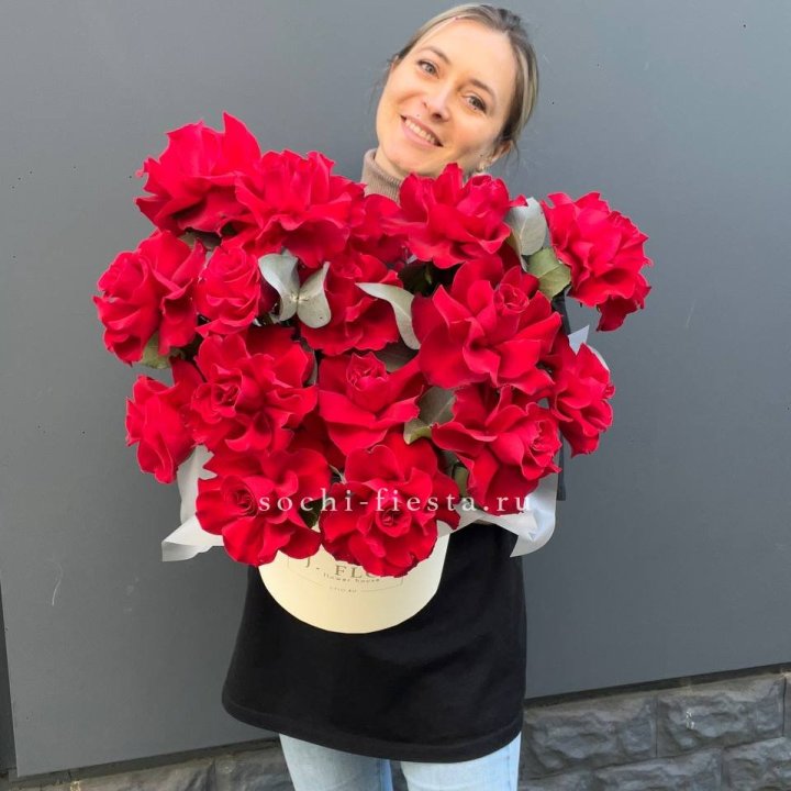 17 Французских роз в боксе в Череповеце