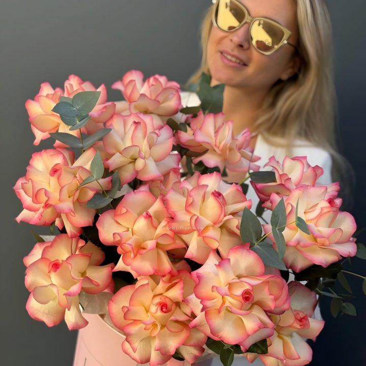 15 французских  роз Джумилия в боксе в Череповеце