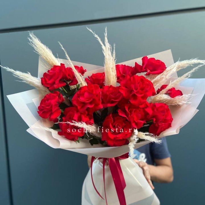 15 Красных французских розы в Череповеце