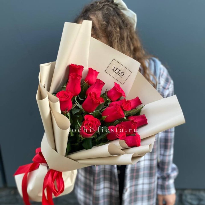 15 красных роз в Череповеце