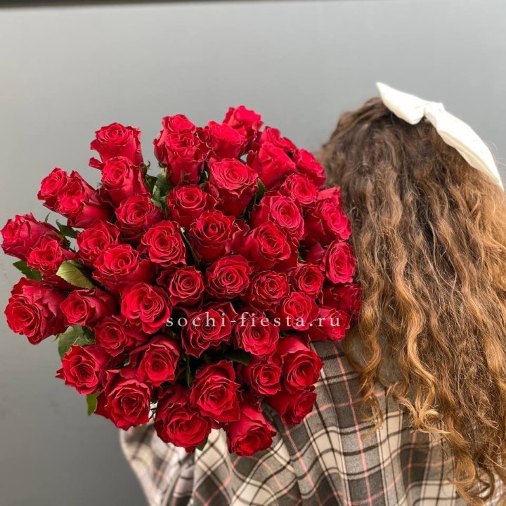 51 красная роза в Череповеце