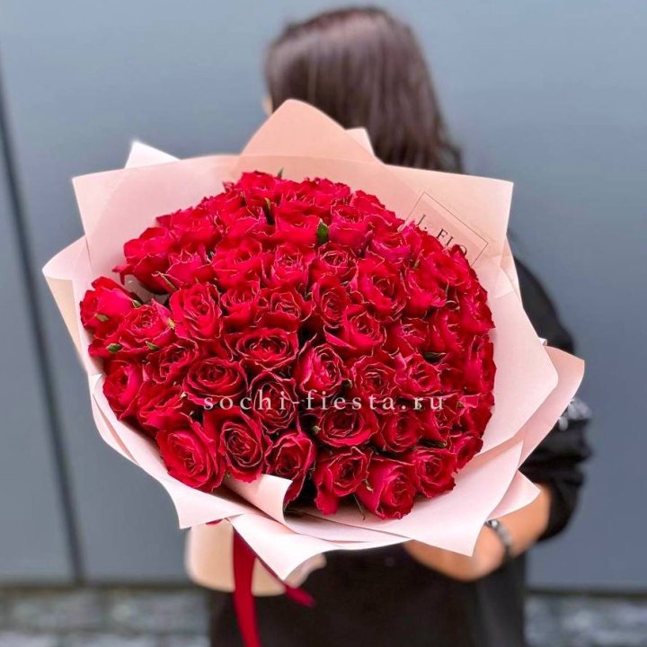 55 кенийских роз в Череповеце
