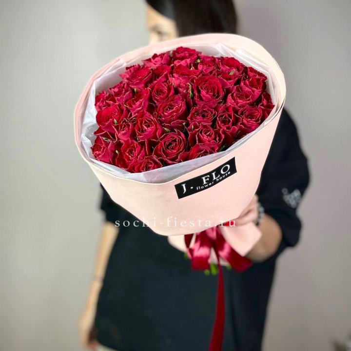 35 кенийских роз в Череповеце