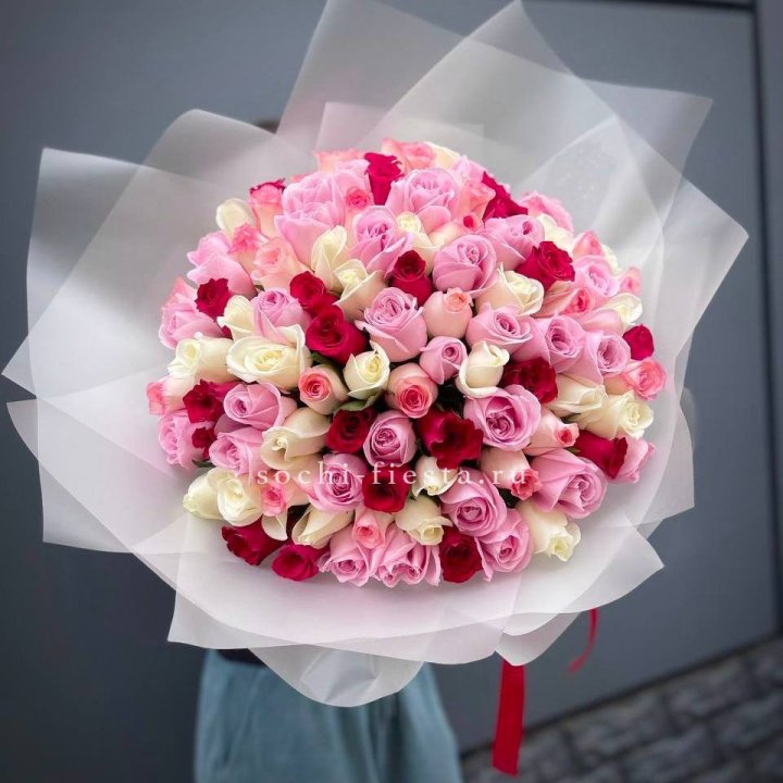 101 разноцветная роза "Карусель" в Череповеце