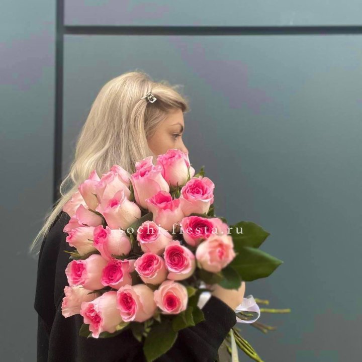  25 розовых роз в Череповеце