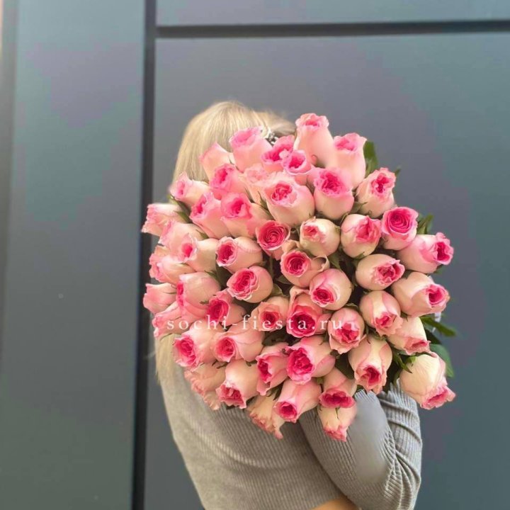 51 розовая роза в Череповеце