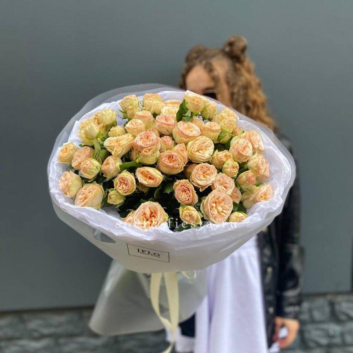 15 пионовидных роз в Череповеце