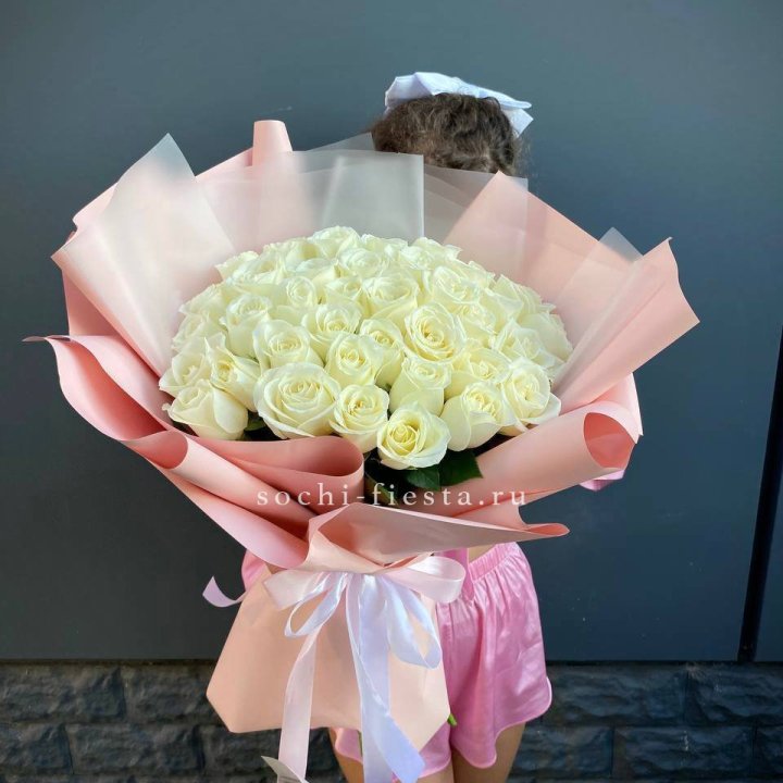35 белых роз в Череповеце