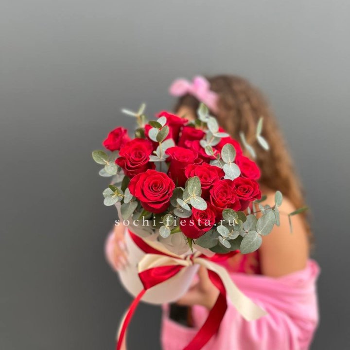 15 Красных роз в боксе №2 в Череповеце