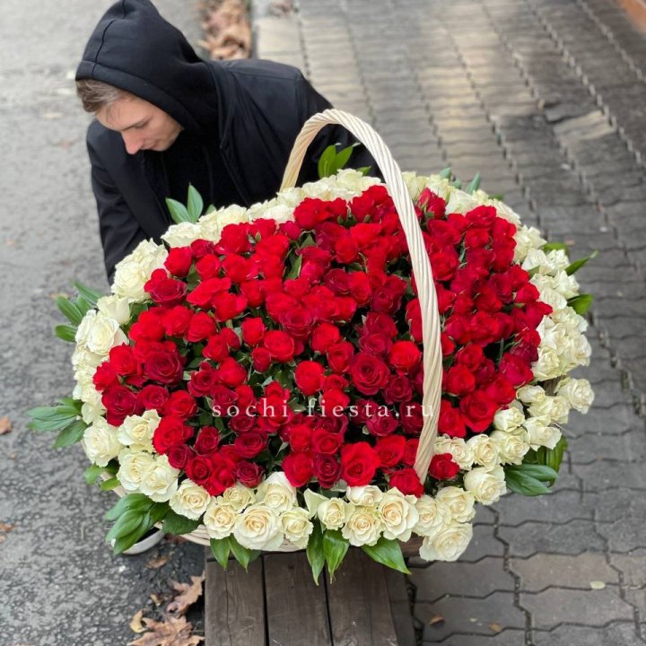 201  роза в корзине   в Череповеце