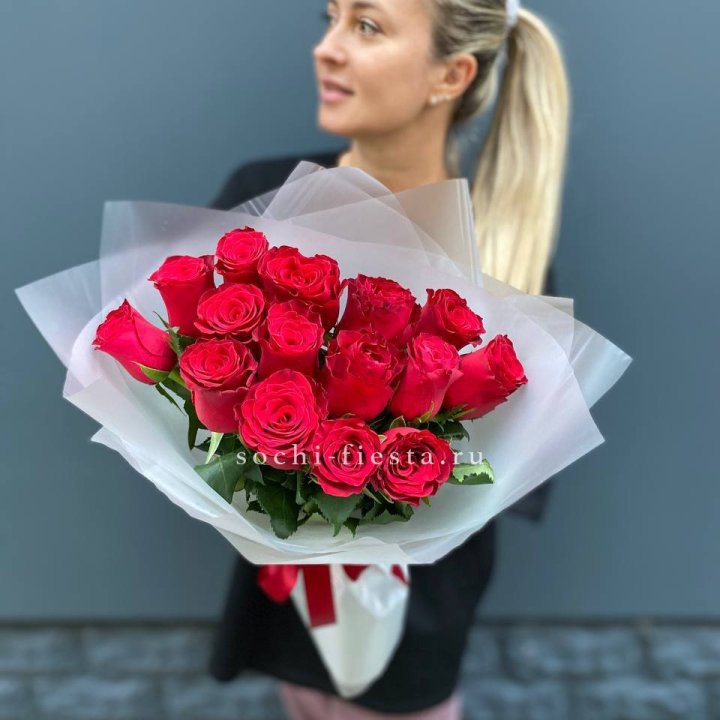 Букет из 15 красных роз  в Череповеце