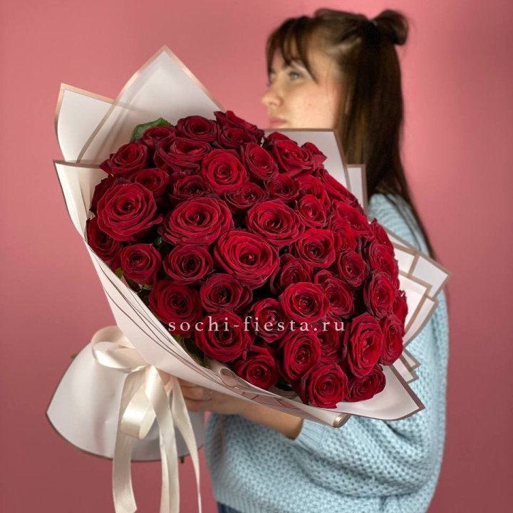 51 красная роза "Лавели" в Череповеце