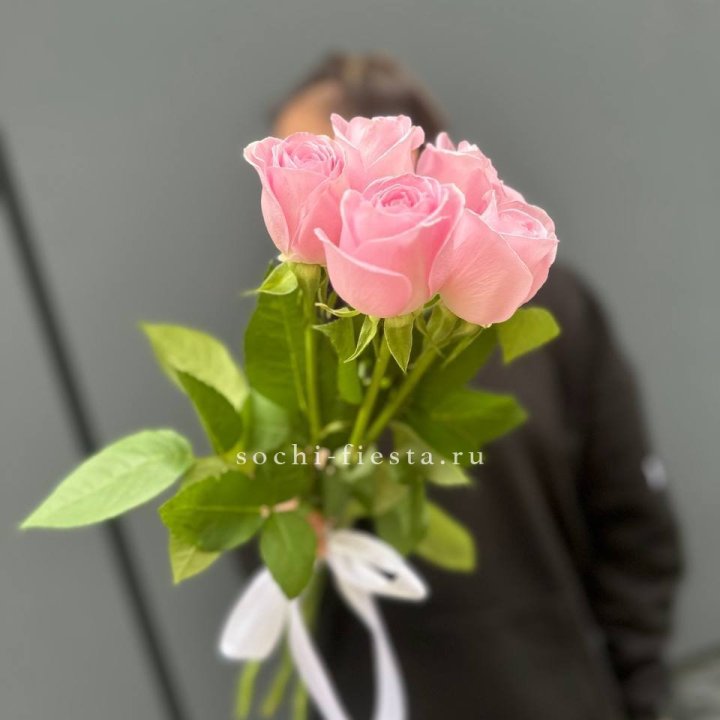Букет 5 розовых роз  в Череповеце
