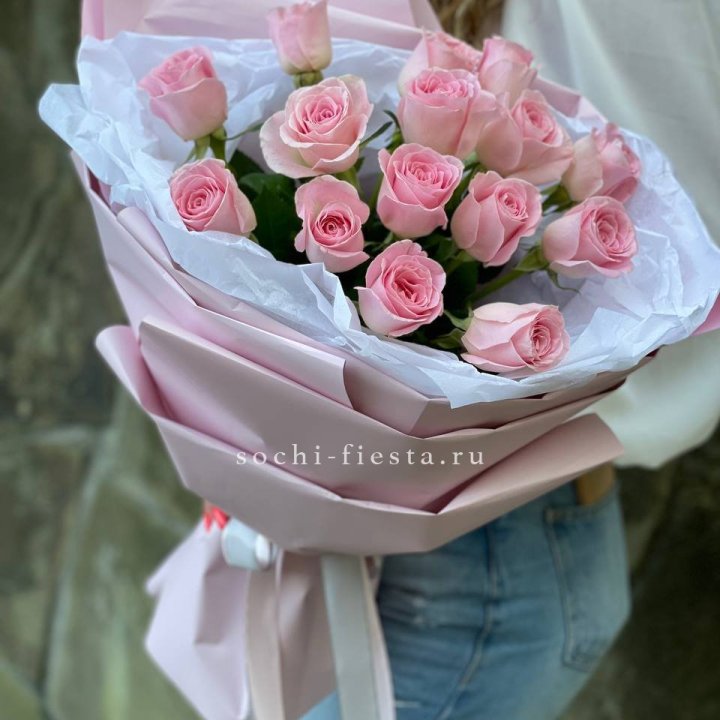Розовые розы в авторском оформлении в Череповеце