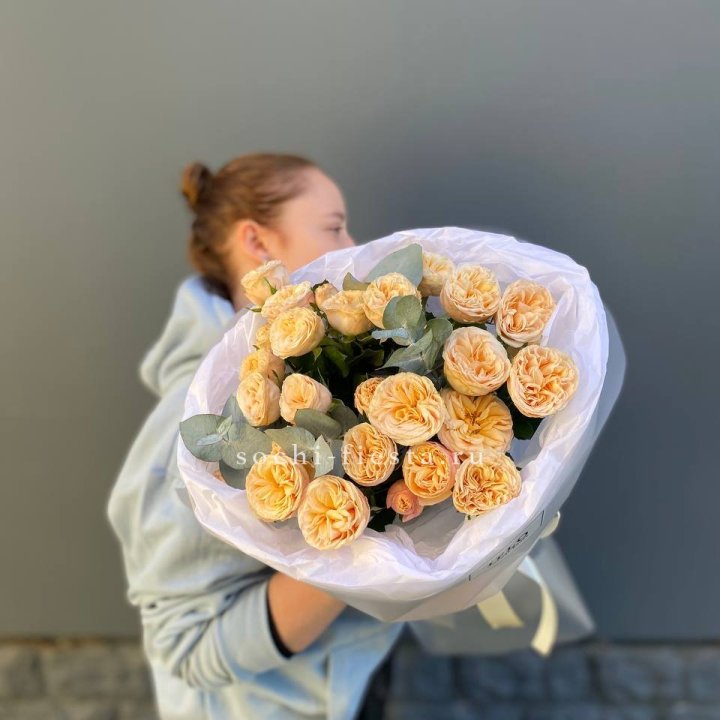 7 пионовидных роз в Череповеце