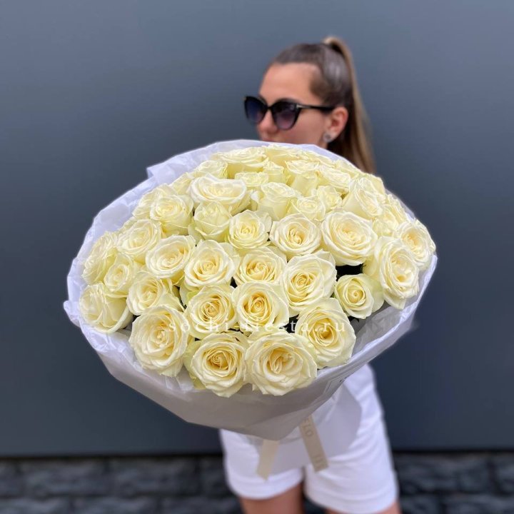 51 белая роза  в Череповеце