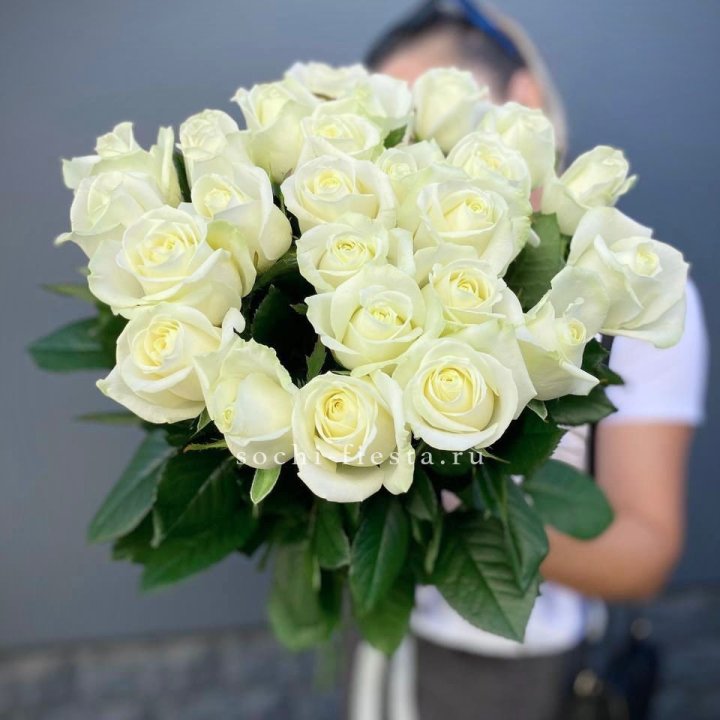 Голландские розы белые 25 в Череповеце