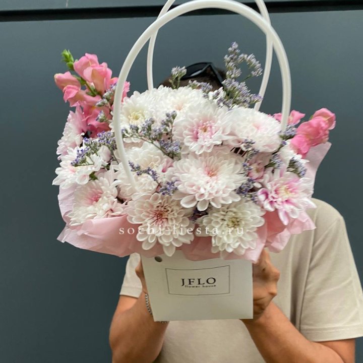 Сумочка из стойких цветов  в Череповеце