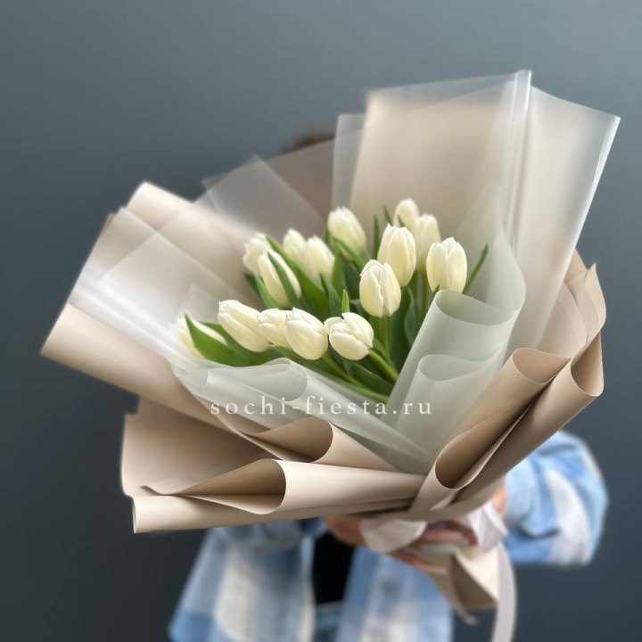 Букет из 15 белых тюльпанов в Череповеце