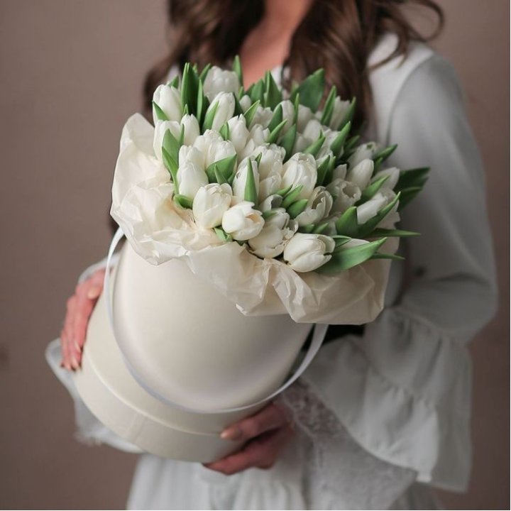 Тюльпаны в цилиндре  в Череповеце